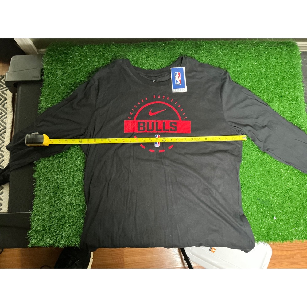 Nike Chicago Bulls NBA Long Sleeve T-Shirt Mens XXL Black Red HQ9809-010 NEW